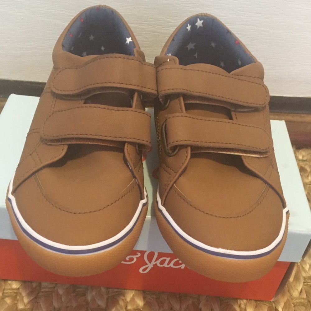 Boys casual leather shoes.